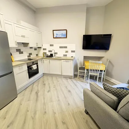 Molloys Apartment *