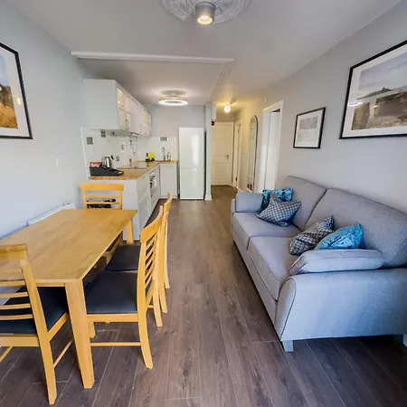 Apartment Molloys *